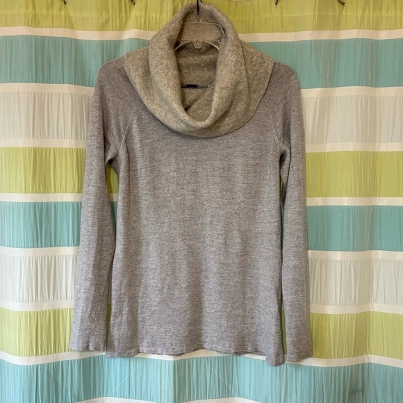 Elie Tahari Extra Fine Merino Wool Cowl Neck Sweater Sz Large - Picture 8 of 8